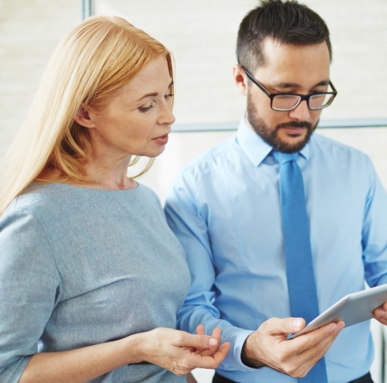 looking-through-data-P5HMMD4-783x774